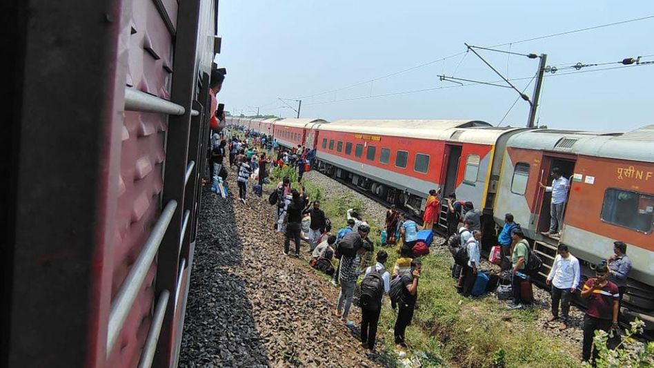Bengaluru-Kamakhya AC Express Derails Near Nergundi: 1 Dead, 8 Injured