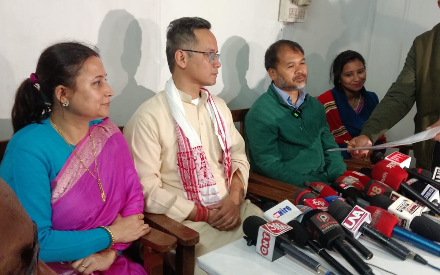 Congress & Raijor Dal Seal Assam Alliance: Akhil Gogoi Vows to “Replace” Himanta Biswa Sarma