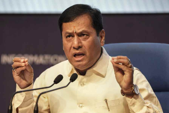 Sonowal Defeats West Asia Crisis: 1927 Seafarers Saved!