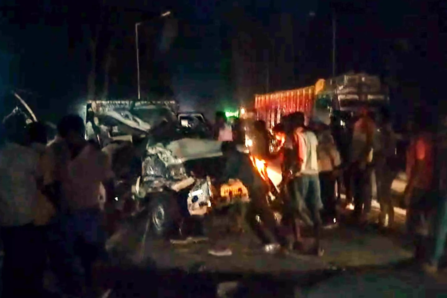 Dhar Accident Horror: 16 Dead in Deadly Crash