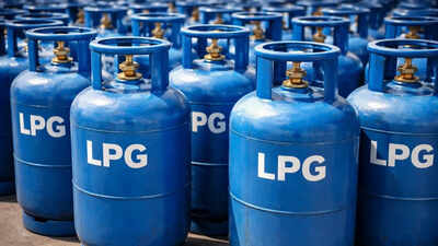 LPG Shock: Commercial Prices Surge Rs 195 in Crisis
