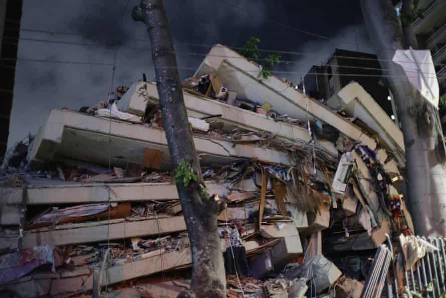 Deadly 7.5 Venezuela Earthquake Devastates Caracas