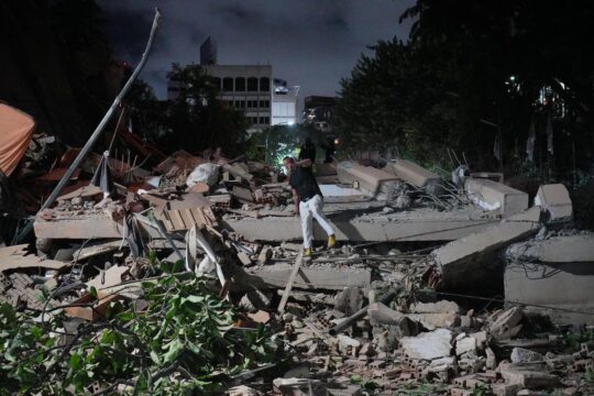 Deadly 7.5 Venezuela Earthquake Devastates Caracas