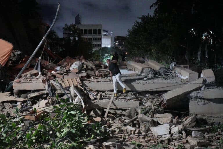Deadly 7.5 Venezuela Earthquake Devastates Caracas