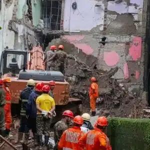Tragic! 1 Dead, 8 Feared Trapped in Bhiwandi Building Collapse